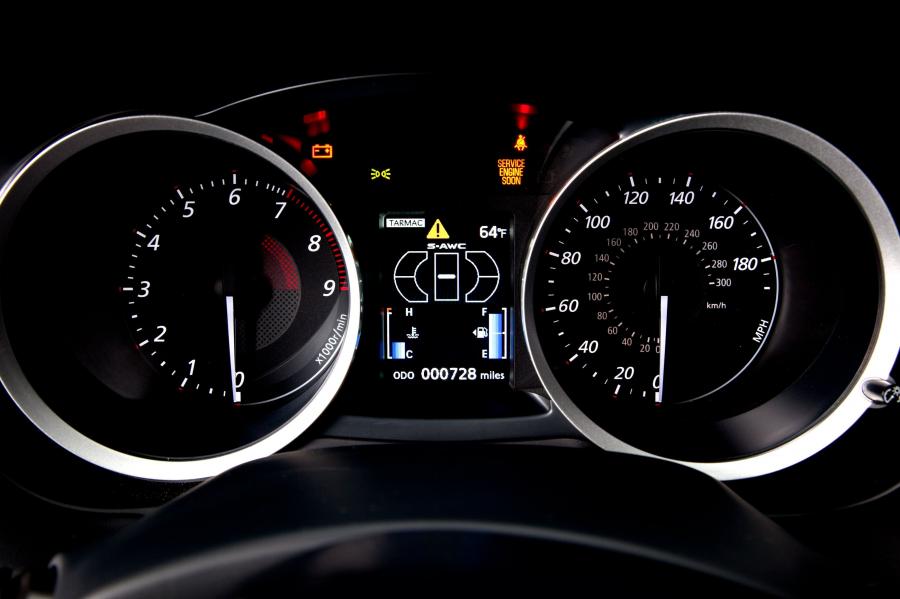  Mitsubishi Lancer Evolution X GSR 2012 года  (фото 8 из 18)